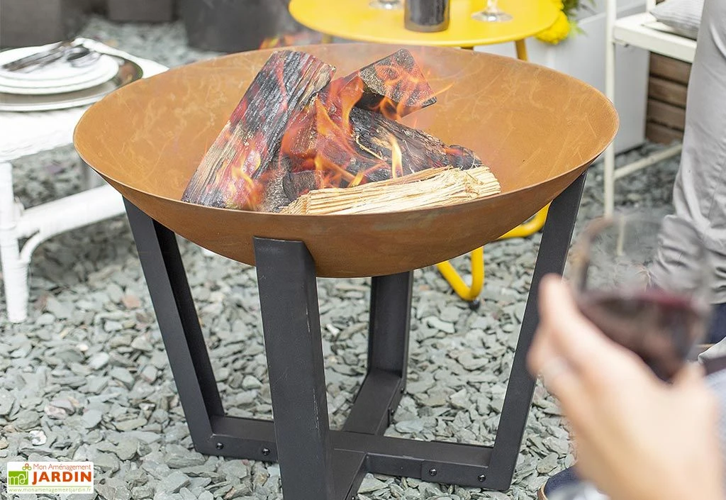 Braséro De Jardin En Fonte Oxydée Et Acier Noir Icarus 66 Cm 3 Braséro De Jardin En Fonte Oxydée Et Acier Noir Icarus 66 Cm – Image 3