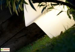 Lampadaire Blanc Sur Secteur Avec Support En Acier Noir 153cm -Abriet Mobilier Soldes Boutique lampe de table blanche 2 1