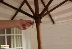 KidKraft Salon De Jardin Bois Pour Enfants : Table, Bancs, Parasol Taupe 7 KidKraft Salon De Jardin Bois Pour Enfants : Table, Bancs, Parasol Taupe -Abriet Mobilier Soldes Boutique salon jardin enfant table banc bois parasol 3