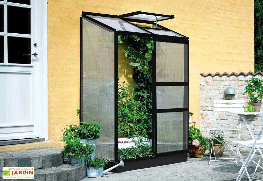 Halls Serre De Jardin Adossée En Polycarbonate Atlan 2 – 0,9 M² 1 Halls Serre De Jardin Adossée En Polycarbonate Atlan 2 – 0,9 M²